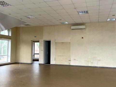 комерційна за адресою Залізнична вул., 11