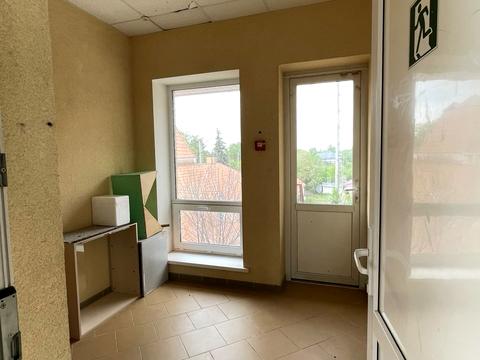 комерційна за адресою Залізнична вул., 11