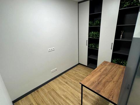 комерційна за адресою Івана Франка пров., 40 к1