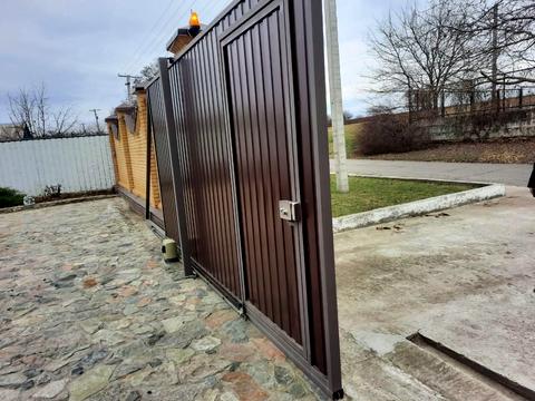 дом по адресу Центральна