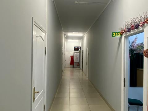 комерційна за адресою Червоної Калини просп., 36