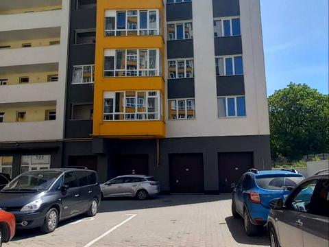 паркомісце за адресою Степана Бандери вул., 30-А