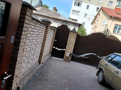 будинок за адресою Дівоча вул., 12