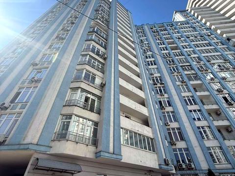 комерційна за адресою Дніпровська набережна вул., 26-Д