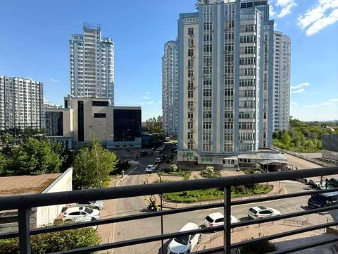 комерційна за адресою Дніпровська набережна вул., 26-Д