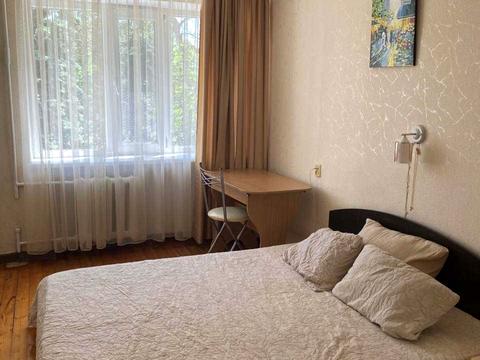 квартира за адресою Космонавтів вул., 20