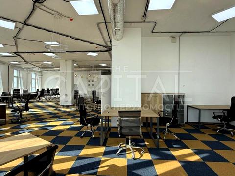 комерційна за адресою Кловський узвіз, 7a