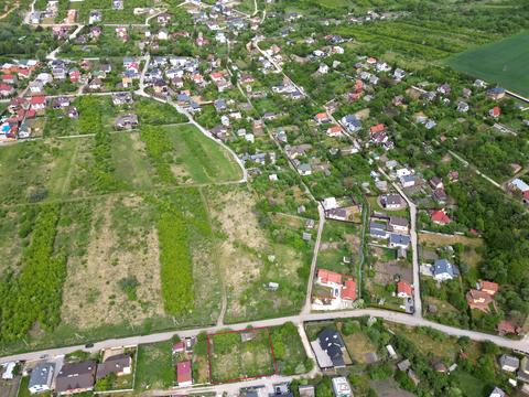 участок по адресу Салютная ул.