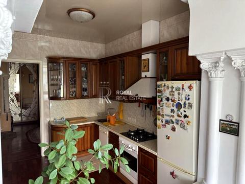 квартира за адресою Почайнинська вул., 23