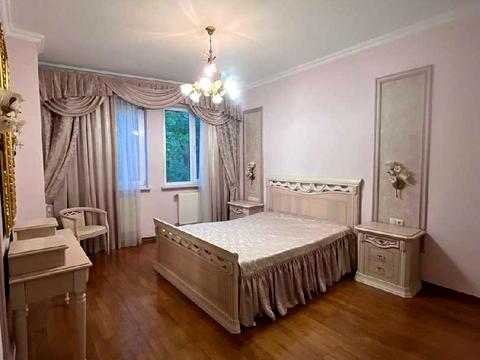 квартира по адресу Академика Сахарова ул., 7а
