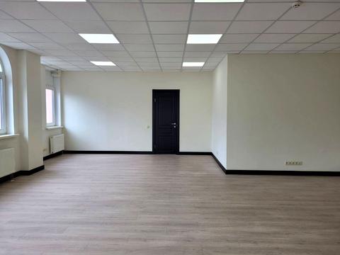 комерційна за адресою Спаська вул., 5