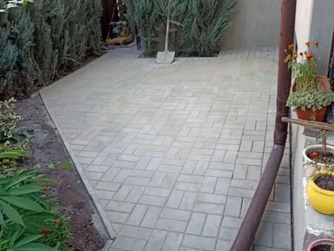 1866239934549736