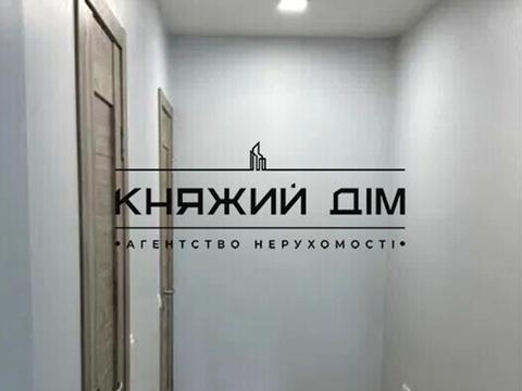 комерційна за адресою Ревуцького вул., 54