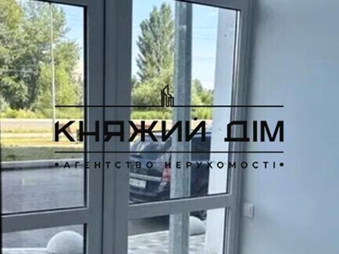 комерційна за адресою Ревуцького вул., 54