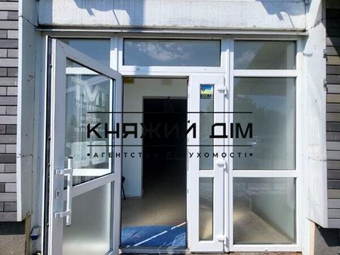 комерційна за адресою Ревуцького вул., 54