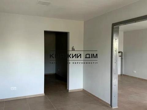 комерційна за адресою Ревуцького вул., 54