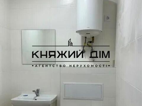 комерційна за адресою Ревуцького вул., 54