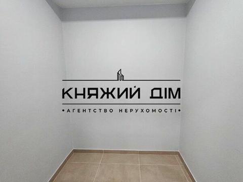 комерційна за адресою Ревуцького вул., 54