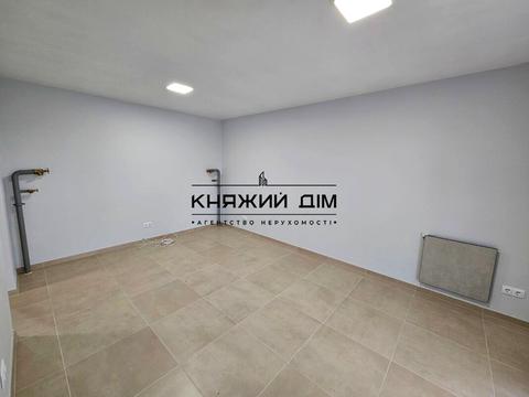 комерційна за адресою Ревуцького вул., 54