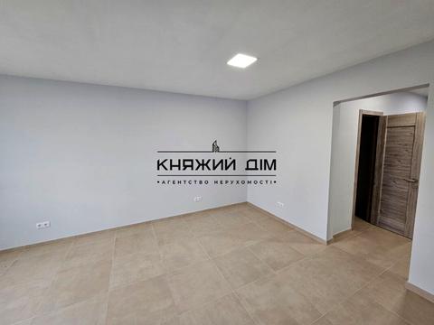 комерційна за адресою Ревуцького вул., 54
