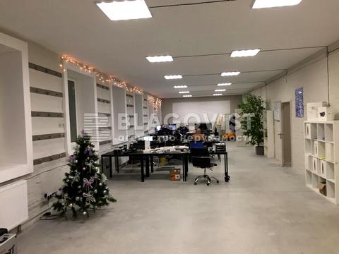комерційна за адресою Залізничне шосе, 2А