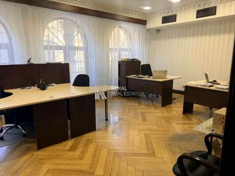 комерційна за адресою Київ, Жилянська вул., 72