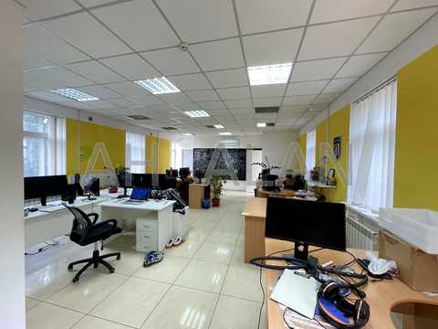 комерційна за адресою Заводська вул., 8
