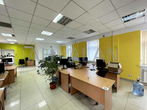 комерційна за адресою Заводська вул., 8