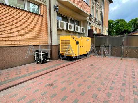 комерційна за адресою Заводська вул., 8