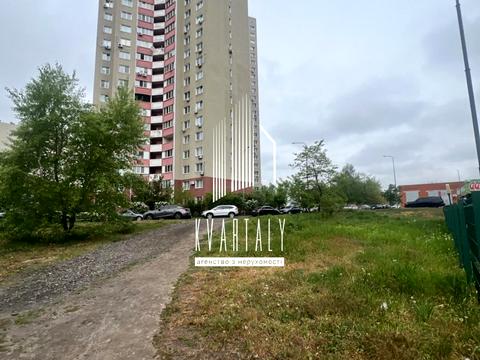 квартира за адресою Київ, Милославська вул., 4