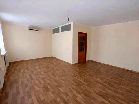 комерційна за адресою Нижньоюрківська вул., 39а