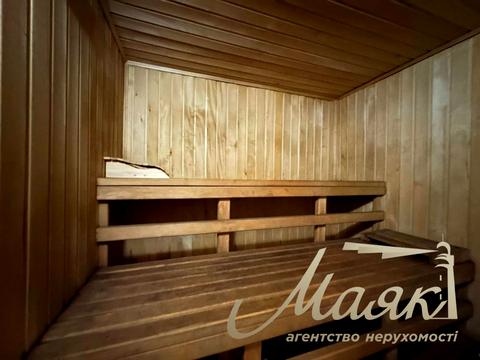 будинок за адресою Героїв Крут вул. (12 Квітня)