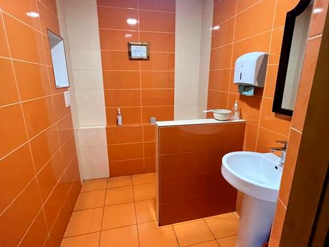 комерційна за адресою Академіка Андрія Сахарова вул., 33