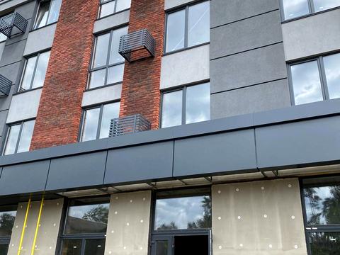 комерційна за адресою Соборна вул., 31
