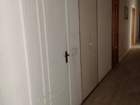 комерційна за адресою Володимирська вул., 71