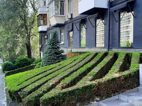 комерційна за адресою Кловський узвіз, 6