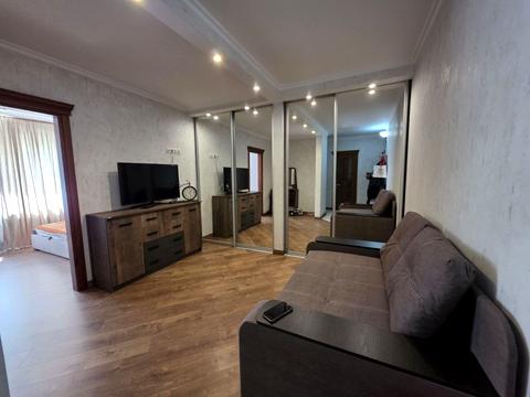 квартира за адресою Тополина вул., 26