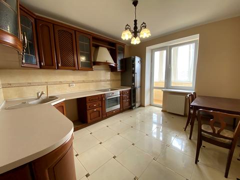 квартира за адресою Академіка Ющенка вул., 16