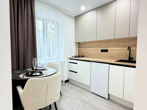 квартира за адресою Київ, Леоніда Каденюка просп. (Юрія Гагаріна), 9