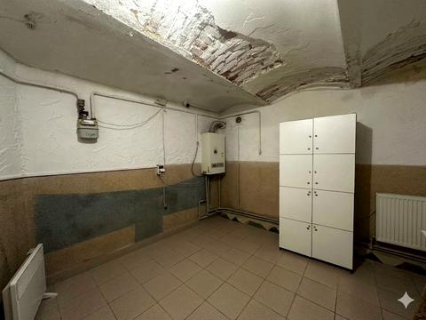 коммерческая по адресу Леся Курбаса ул., 6