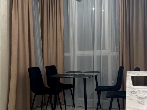 квартира за адресою Космічна вул., 5