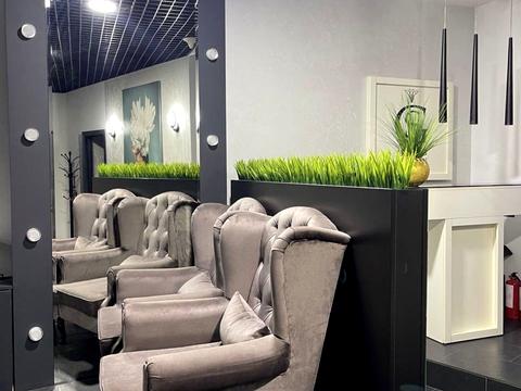 комерційна за адресою Миру вул., 40