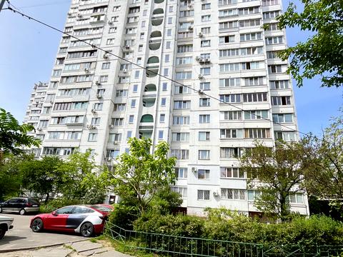 квартира за адресою Ревуцького вул., 21