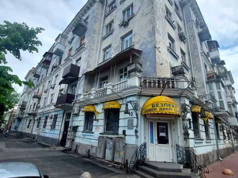 квартира за адресою Братська вул., 10