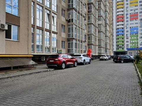 комерційна за адресою Василя Симоненка вул., 117