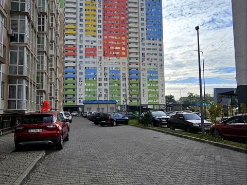 комерційна за адресою Василя Симоненка вул., 117