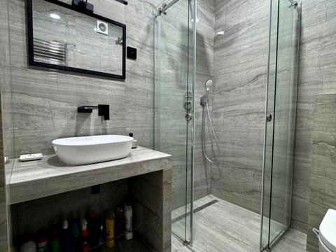 комерційна за адресою Городоцька вул., 42