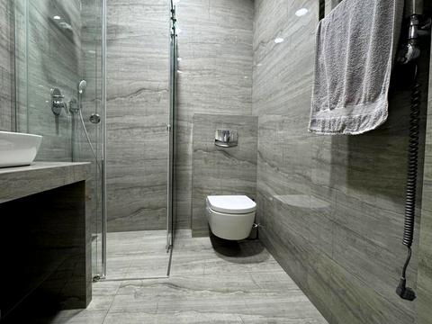 комерційна за адресою Городоцька вул., 42