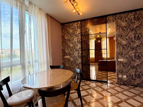 квартира за адресою Космічна вул., 5