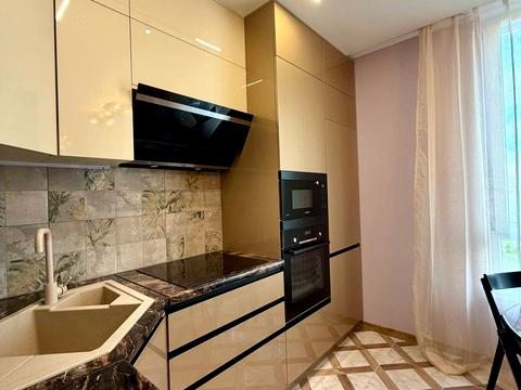 квартира за адресою Космічна вул., 5